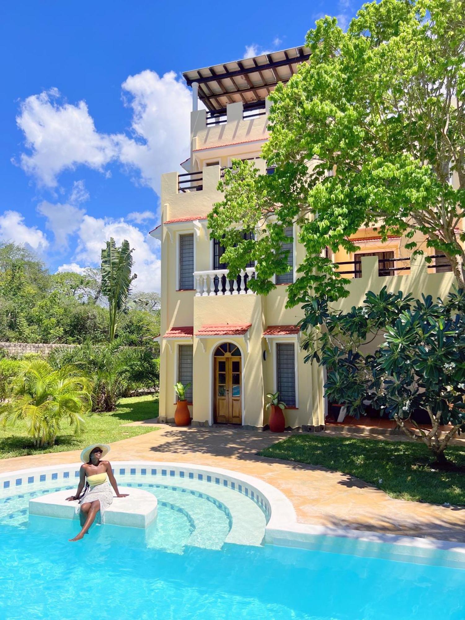 Hilda'S Homestay Diani Beach Ngoại thất bức ảnh