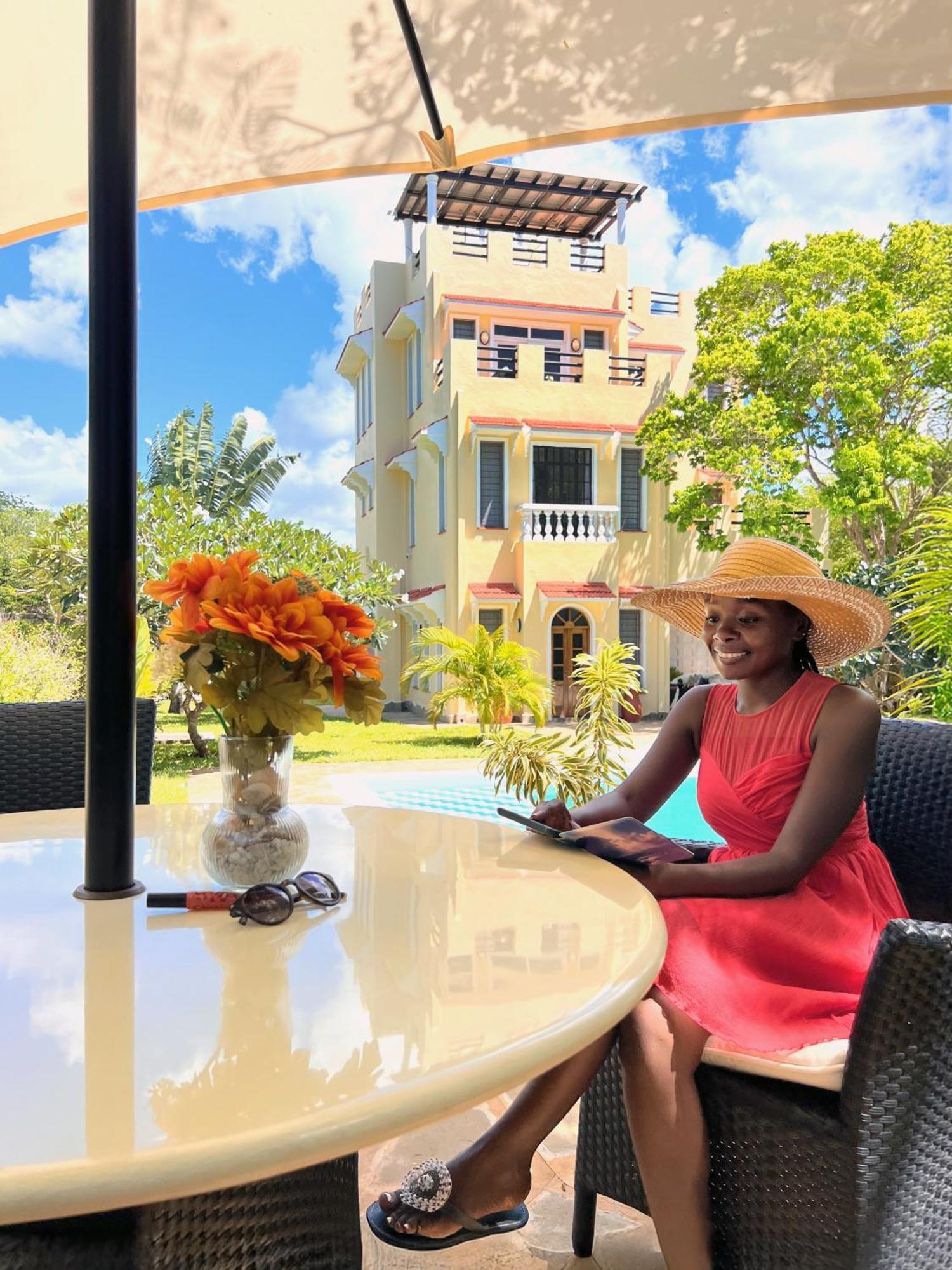 Hilda'S Homestay Diani Beach Ngoại thất bức ảnh